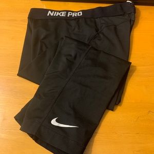 Nike pro crop tights